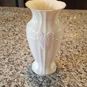 Irish Beleek ☘️Vase